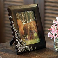 Mango wood and pewter photo frame Summer Clover 4x6 Thailand