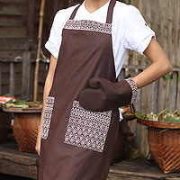 Cotton apron and oven mitt Brown Kitchen Chic Thailand
