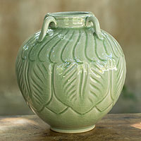 Celadon ceramic vase Sawankhalok Muse Thailand