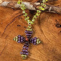 Peridot and amethyst pendant necklace,