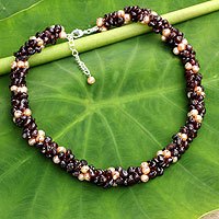 Cultured pearl and garnet beaded necklace,