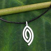Men's sterling silver necklace, 'Hypnotized' - Fair Trade Men's Necklace Hand-crafted Jewelry