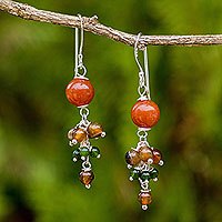 Agate and quartz dangle earrings,