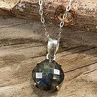 Labradorite pendant necklace,