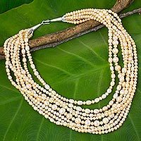 Cultured pearl beaded strand necklace,