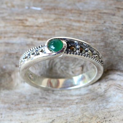 Onyx and marcasite solitaire ring, Green Nova