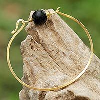 Gold plated onyx pendant bracelet,