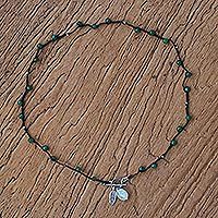 Quartz and prehnite beaded necklace,