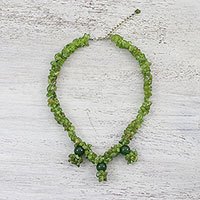 Peridot and quartz beaded choker,