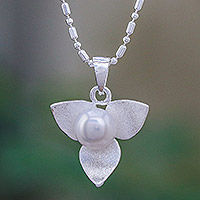 Cultured pearl pendant necklace, 'Welcoming Flower' - Cultured Pearl Floral Pendant Necklace from Thailand