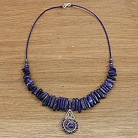 Lapis lazuli beaded pendant necklace,