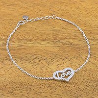 Sterling silver pendant bracelet,