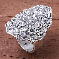 Floral Sterling Silver Cocktail Ring from Thailand,'Charming Daisies'