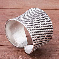 Sterling silver band ring, 'Exotic Modernity' - Diamond Pattern Sterling Silver Band Ring from Thailand