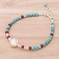 Magnesite and quartz beaded pendant bracelet,