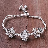Silver beaded pendant bracelet,