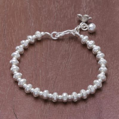 Silver beaded bracelet, Delightful Patterns