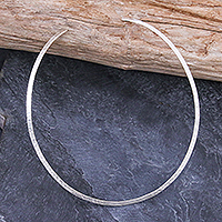 Sterling silver collar necklace, 'Adventure Time' - Hand Crafted Hammered Sterling Silver Collar from Thailand