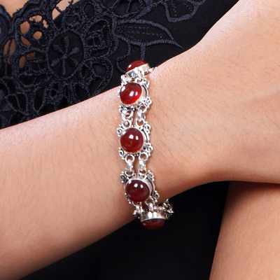 Carnelian wristband bracelet, 'Radiant Queen' - Carnelian Silver Wristband Bracelet