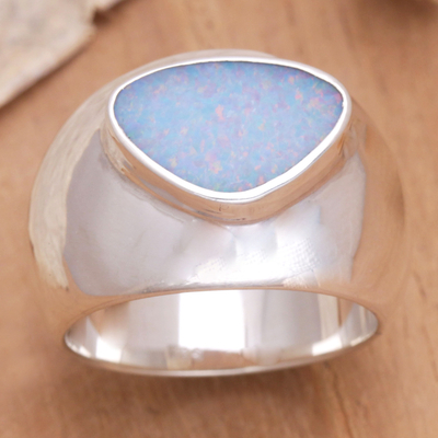 Opal-Solitärring - Handgefertigter moderner Ring aus Silber und Opal