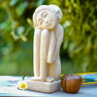 Sandstein-Skulptur, 'Nachdenkliche Frau' - Sandstein-Skulptur