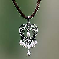 Collar de corazón de perlas, 'Heart Symphony' - Collar artesanal de plata y perlas