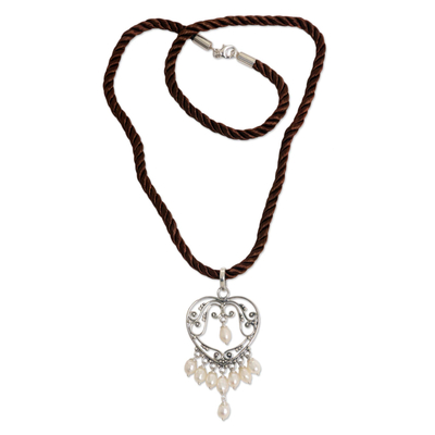 Perlen-Herz-Halskette - Kunsthandwerklich gefertigte Halskette aus Silber und Perlen