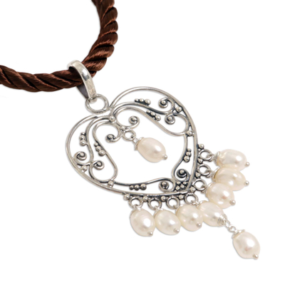 Perlen-Herz-Halskette - Kunsthandwerklich gefertigte Halskette aus Silber und Perlen