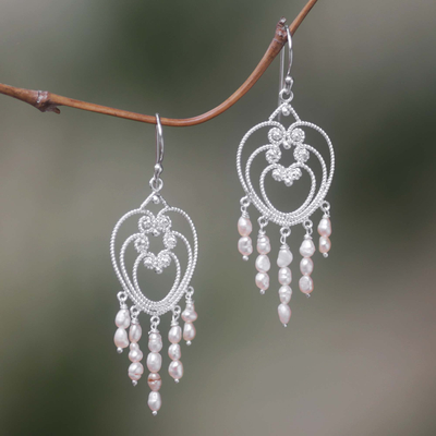 Perlenblumenohrringe - Herzförmige Kronleuchter-Ohrringe aus Sterlingsilber mit Perlen