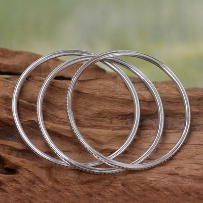 Sterling silver bangle bracelets, 'Moon Silver' (set of 3) - Sterling Silver Bangle Bracelets (Set of 3)