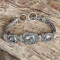 Blautopas-Anhängerarmband, „Tradition“ – Armband aus Blautopas-Sterlingsilber