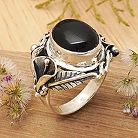 Onyx-Blumenring, „Nest of Lilies“ – Blumen-Cocktailring aus Sterlingsilber und Onyx für Damen