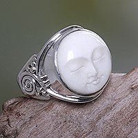 Anillo de hueso, 'Cara de la Luna' - Anillo de cóctel de hueso y plata de ley hecho a mano