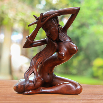 Wood statuette, 'Graceful Indah' - Wood statuette