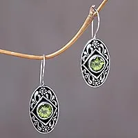 Pendientes colgantes de peridoto, 'Desire' - Pendientes colgantes de peridoto