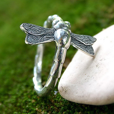 Men's sterling silver ring, 'Dragonfly Fortunes' - Men's Sterling Silver Ring