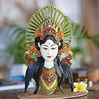 Máscara de madera, 'Emerald Janger Dancer' - Máscara de danza balinesa de madera policromada tallada a mano