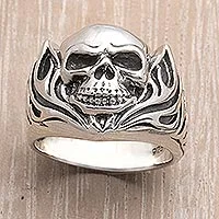 Men's sterling silver ring, 'Skull of Fire'