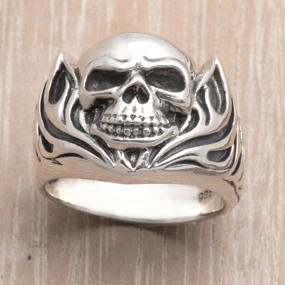 Men's sterling silver ring, 'Skull of Fire' - Men's Handmade Sterling Silver Ring