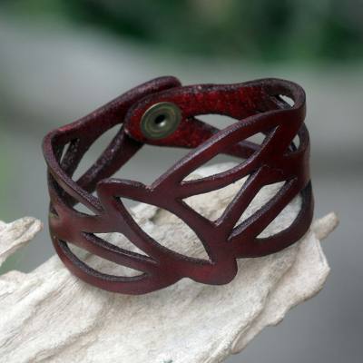 Leather wristband bracelet, 'Crimson Nest' - Floral Red Leather Wristband Bracelet