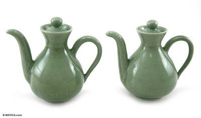 Ceramic oil and vinegar set, 'Jade Minimalism' (pair) - Ceramic oil and vinegar set (Pair)