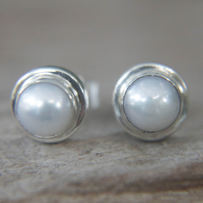 Pearl stud earrings, 'Brilliant Moon' - Sterling Silver Pearl Stud Earrings