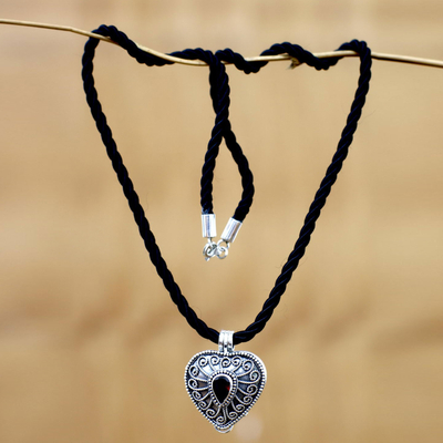 Granat-Herz-Medaillon-Halskette - Herzförmige Medaillon-Halskette aus Sterlingsilber und Granat