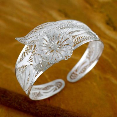 Sterling silver cuff bracelet, 'Jasmine Perfection' - Floral Sterling Silver Cuff Bracelet