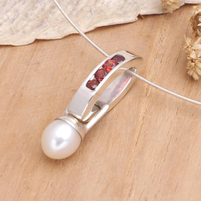 Gargantilla de perlas cultivadas y granates - Collar de plata hecho a mano con granate y perlas cultivadas
