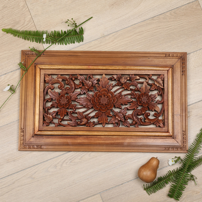 Reliefplatte aus Holz - Reliefplatte aus floralem Holz