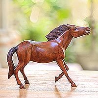 Wood statuette, 'Wild and Free' - Wood statuette