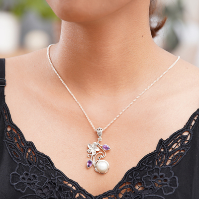 Halskette mit Zuchtperlen und Amethystblüten - Halskette mit floralem Amethyst- und Perlenanhänger aus Sterlingsilber