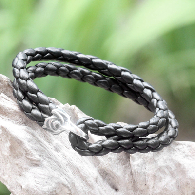 Men's leather braided bracelet, 'Warrior' - Men's Black Leather Bracelet