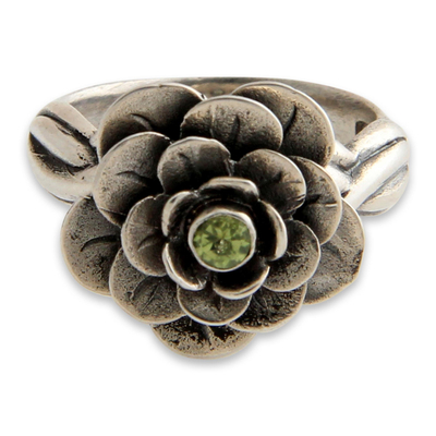 anillo flor peridoto - Anillo floral de plata esterlina y peridoto